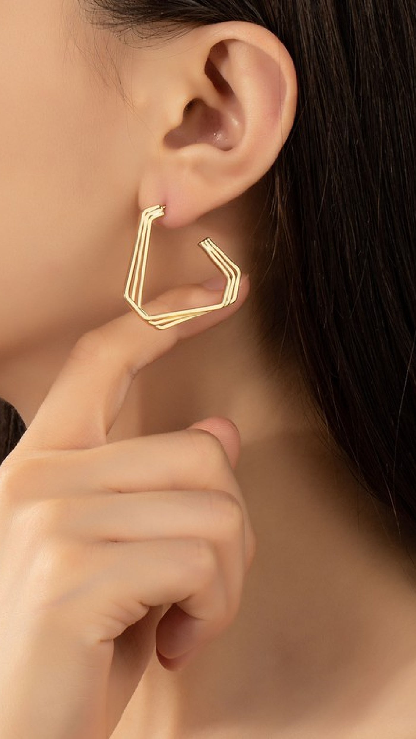 Chase Me Earrings - Gold