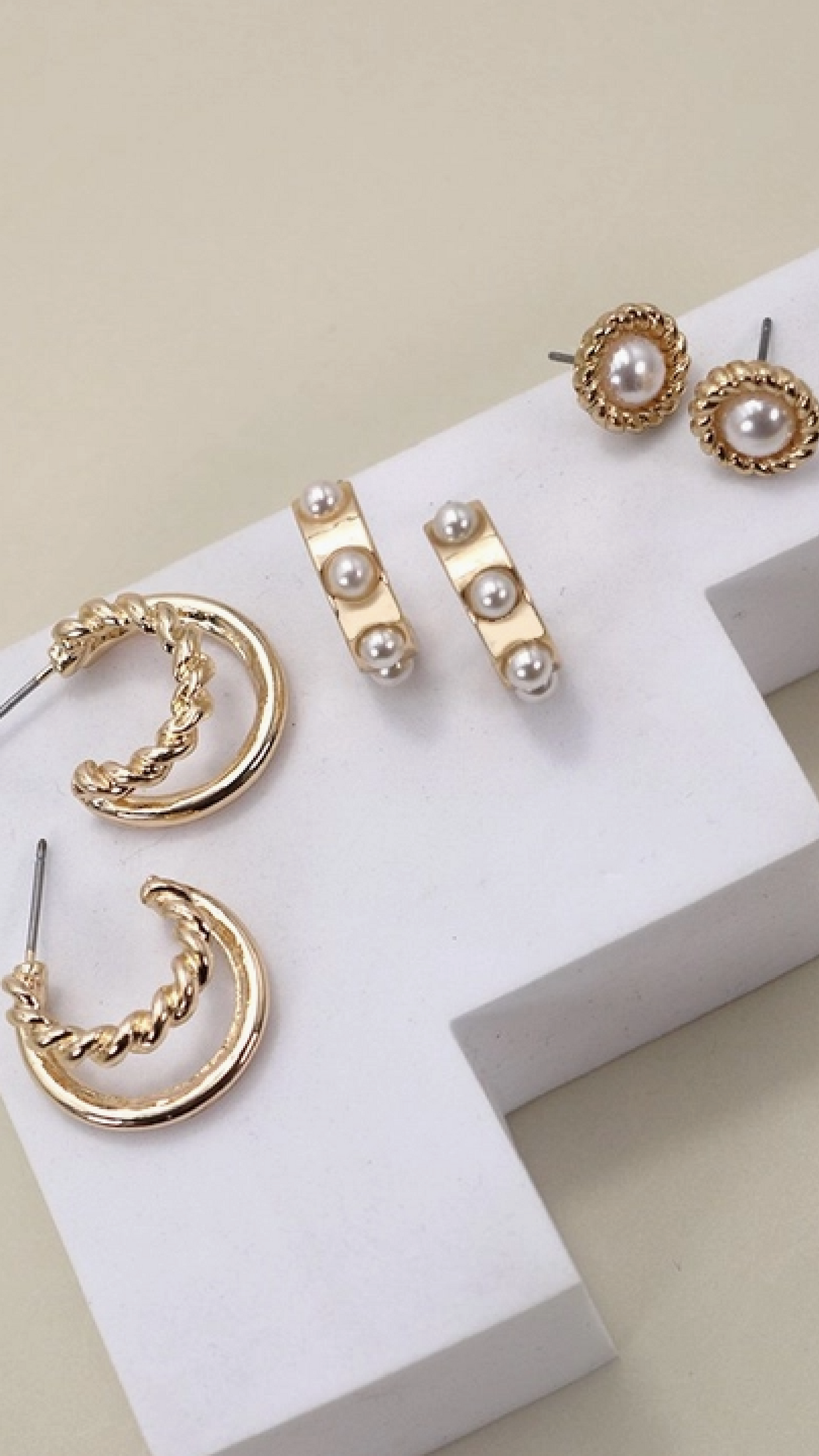 Caught You Looking Earrings - Set